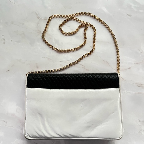 Elegant Black and White Shoulder Bag - Picture 2 of 9